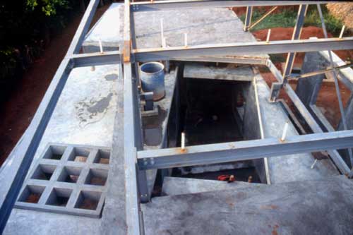 The house under construction �