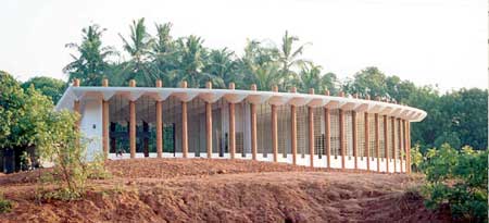 The new school building, where air, space and beauty seem to be nicely integrated with the environment..