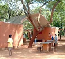 Typical architecture of the first section of te school complex
