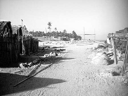 Beach erosion in the coastal village of Kottakuppam, the situation before March 2002