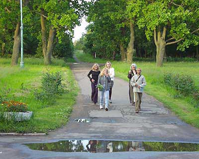..we had a last good laugh seeing our good friend Aurovilian Bobby and four sweet Russian graces orbiting the park..