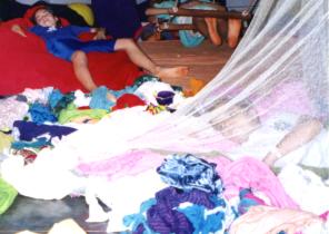 After a 'soft' Structures Setting, children practice relaxation in different places and in different positions